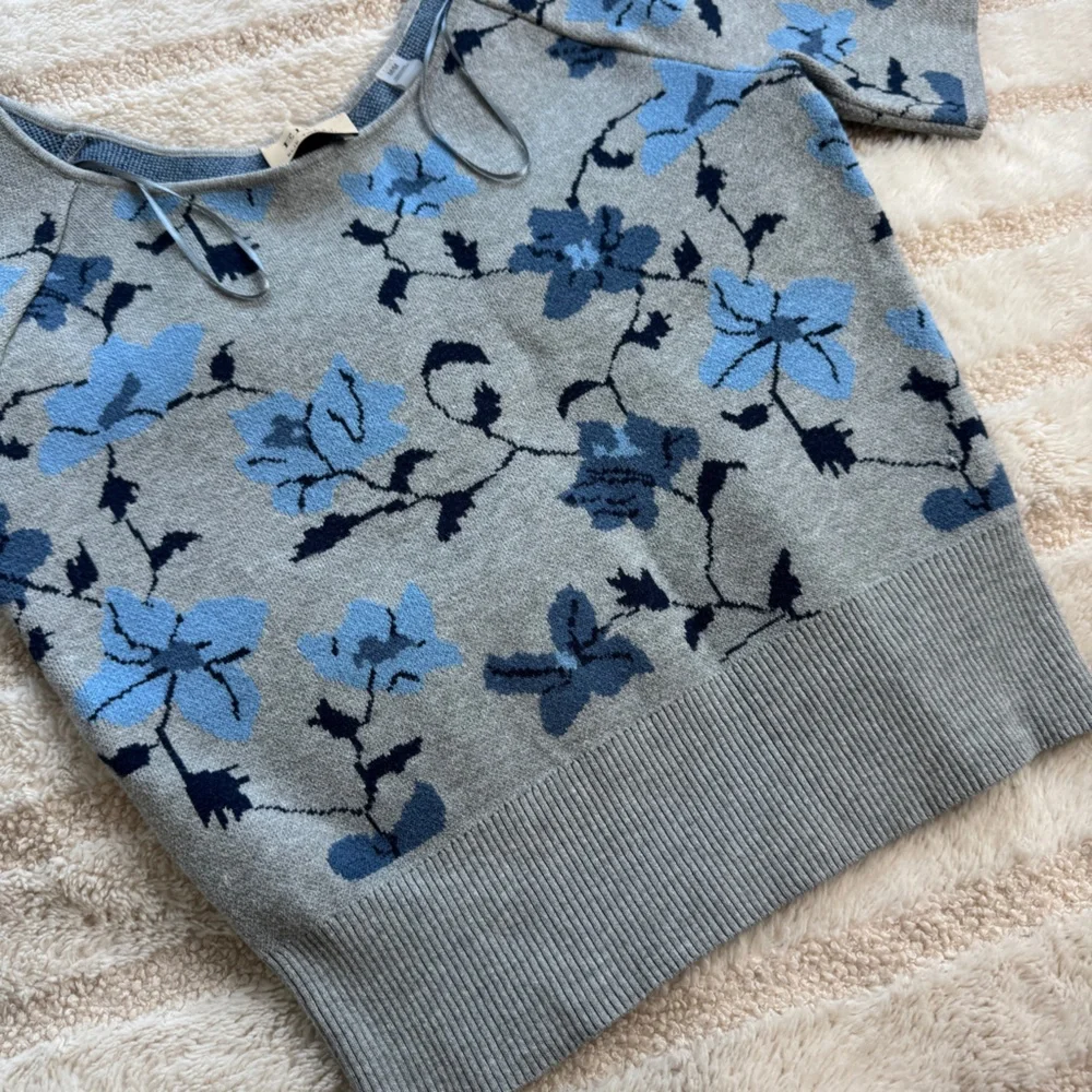 2/$25 Elie Tahari Top - Picture 2 of 7